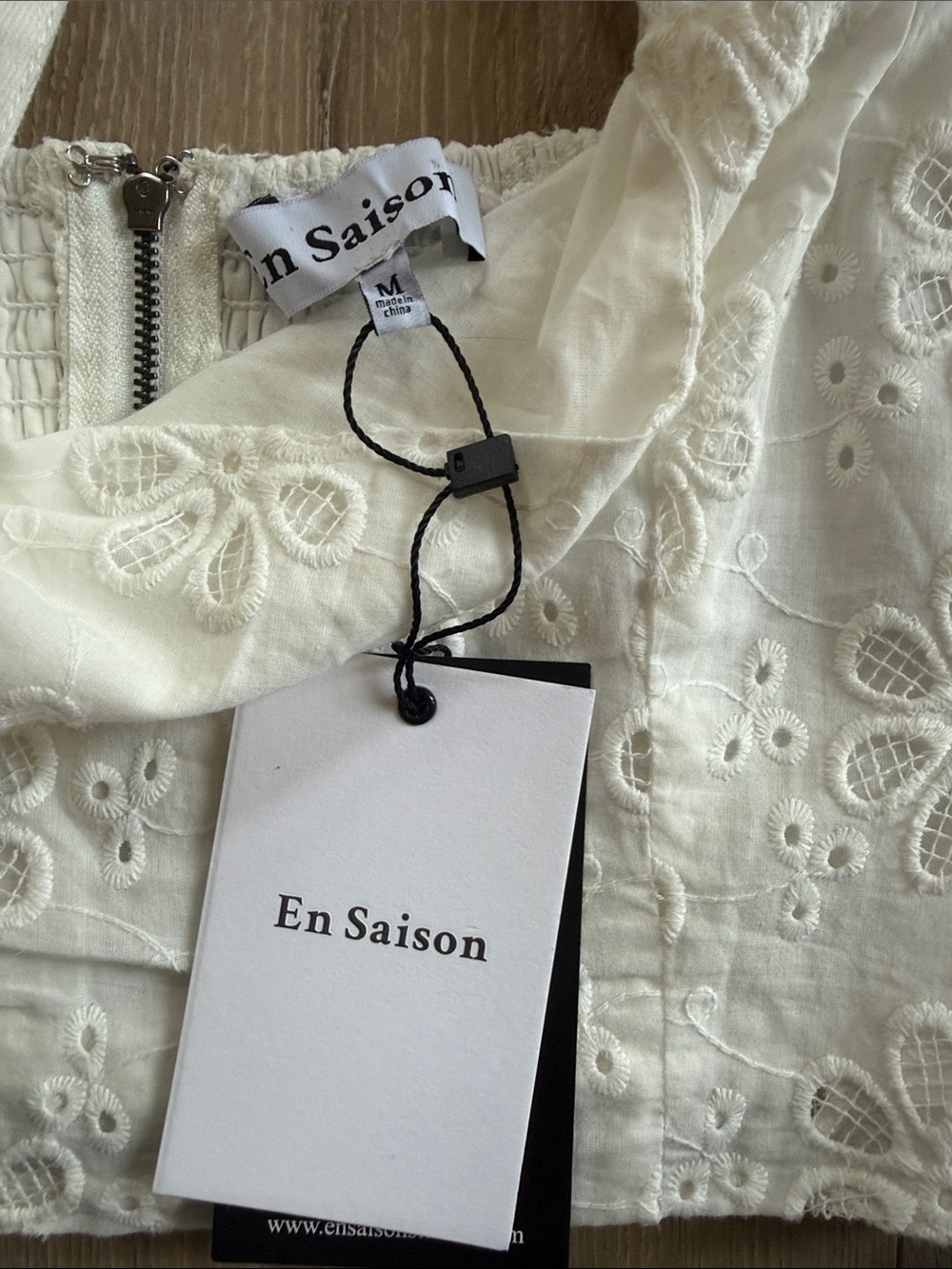 En Saison Ivory Eyelet Floral Crop Tank - Picture 2 of 3